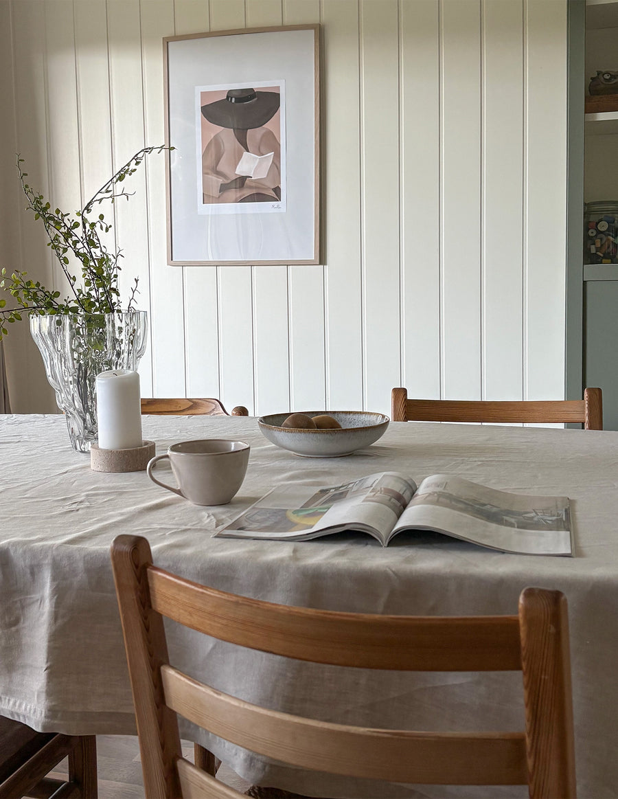 Spiseplass stylet med blad og kaffekopp